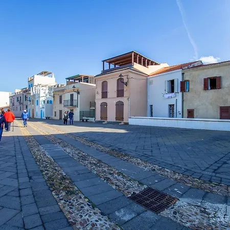 Sardinia Re - Cavour Loft Sea View Apartamento