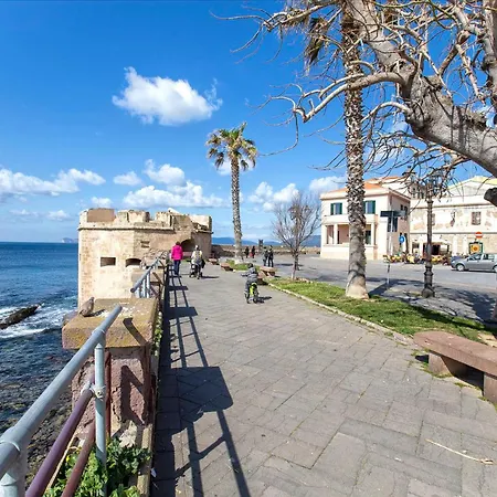 Apartamento Sardinia Re - Cavour Loft Sea View